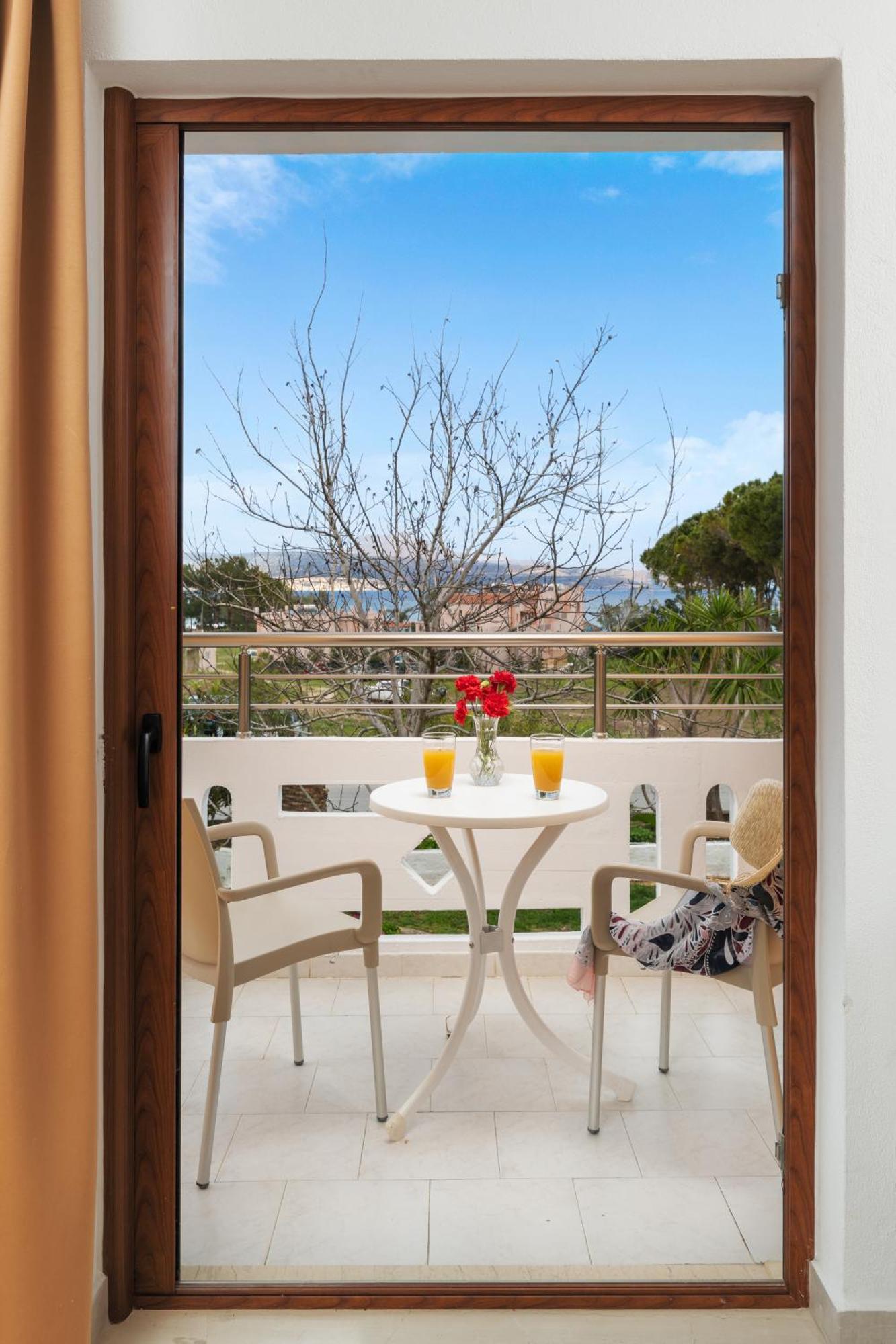 Aphrodite Apartments Kalivai Exteriör bild